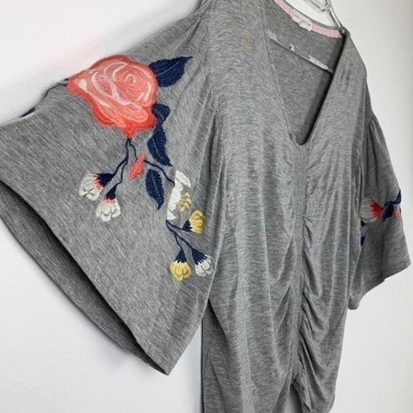 Coco + Jaimeson Embroidered Sleeve Top - Picture 2 of 5